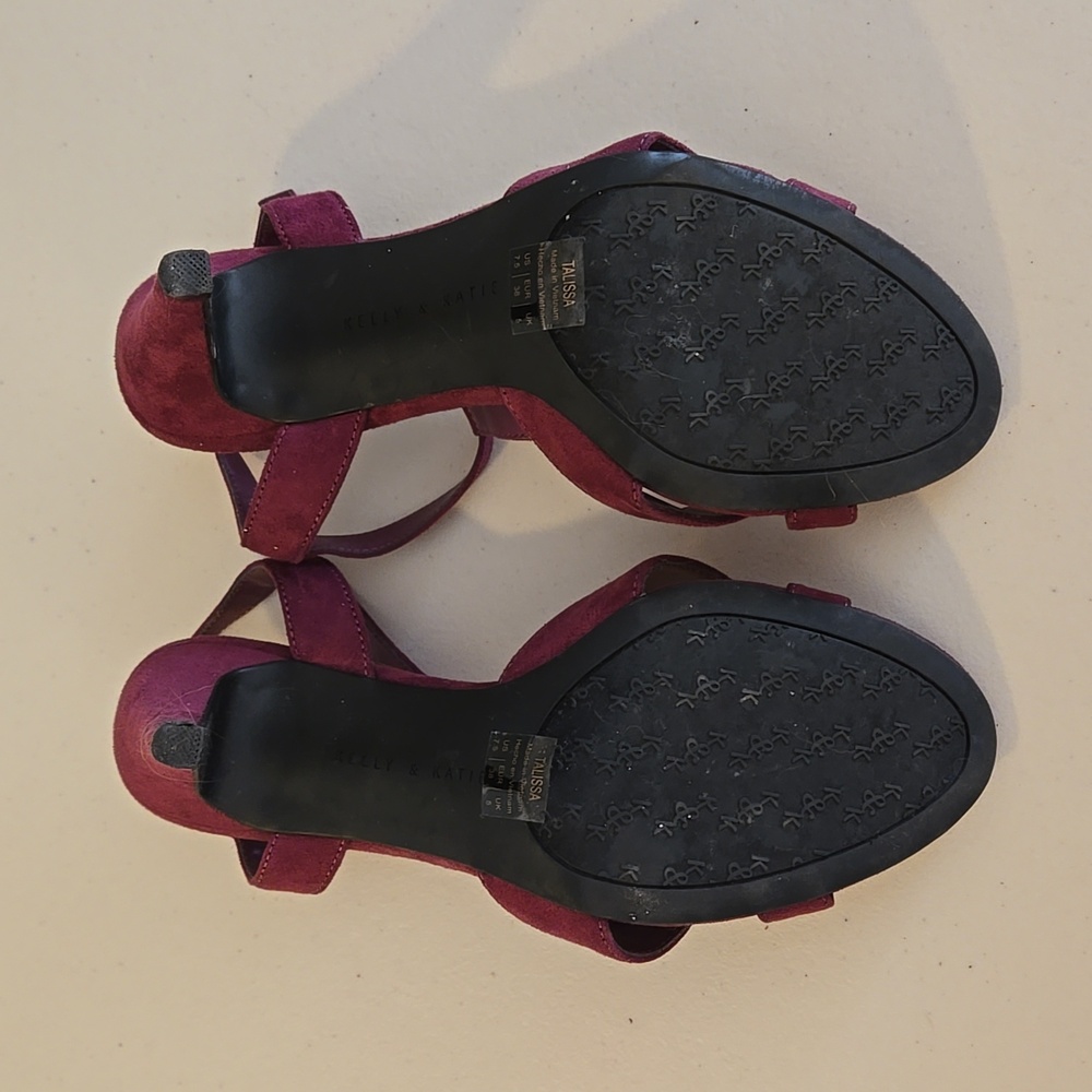 Kelly and Kate 7.5 women's 3" pumps. Plumb purple. - Picture 4 of 4